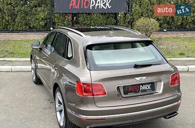 Внедорожник / Кроссовер Bentley Bentayga 2017 в 