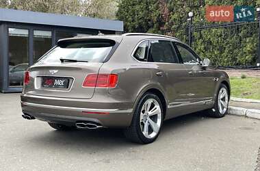 Внедорожник / Кроссовер Bentley Bentayga 2017 в 