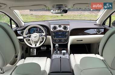 Внедорожник / Кроссовер Bentley Bentayga 2017 в 