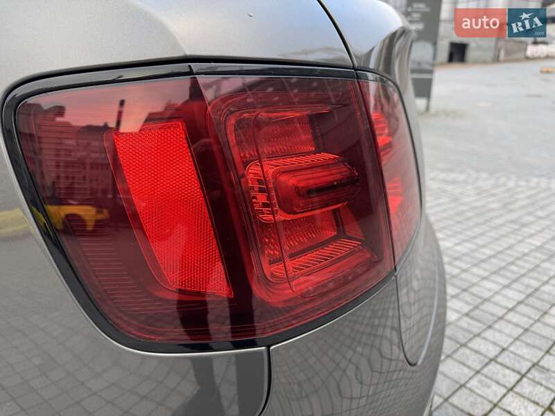 Внедорожник / Кроссовер Bentley Bentayga 2019 в Киеве