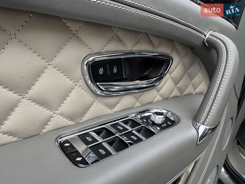 Внедорожник / Кроссовер Bentley Bentayga 2019 в Киеве