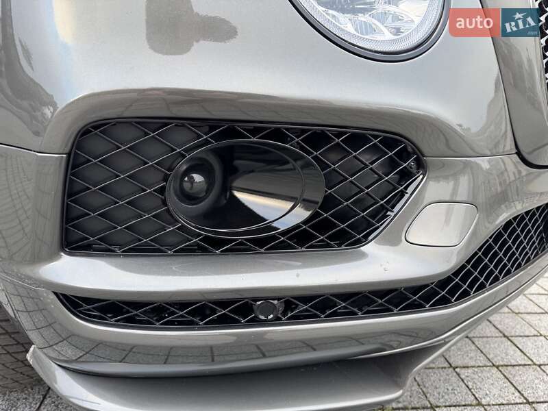 Внедорожник / Кроссовер Bentley Bentayga 2019 в Киеве