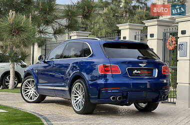 Внедорожник / Кроссовер Bentley Bentayga 2017 в 