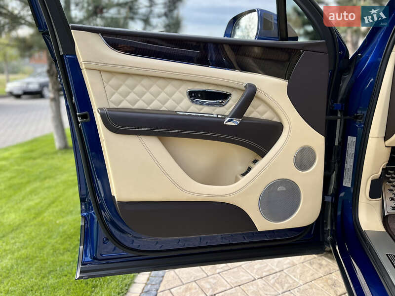 Внедорожник / Кроссовер Bentley Bentayga 2017 в Одессе фото 25 Внедорожник / Кроссовер Bentley Bentayga 2017 в Одессе