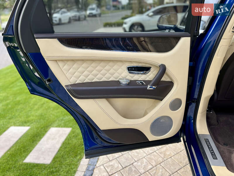 Внедорожник / Кроссовер Bentley Bentayga 2017 в Одессе фото 32 Внедорожник / Кроссовер Bentley Bentayga 2017 в Одессе