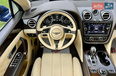 Внедорожник / Кроссовер Bentley Bentayga 2017 в 