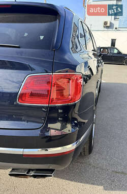 Позашляховик / Кросовер Bentley Bentayga 2019 в 