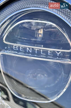 Позашляховик / Кросовер Bentley Bentayga 2019 в 