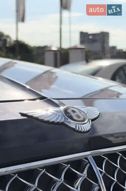 Позашляховик / Кросовер Bentley Bentayga 2019 в 