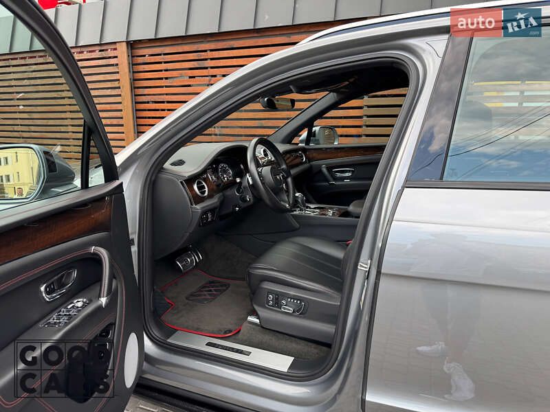 Внедорожник / Кроссовер Bentley Bentayga 2017 в Одессе