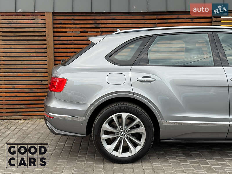 Внедорожник / Кроссовер Bentley Bentayga 2017 в Одессе