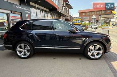 Внедорожник / Кроссовер Bentley Bentayga 2017 в 