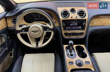 Внедорожник / Кроссовер Bentley Bentayga 2017 в 
