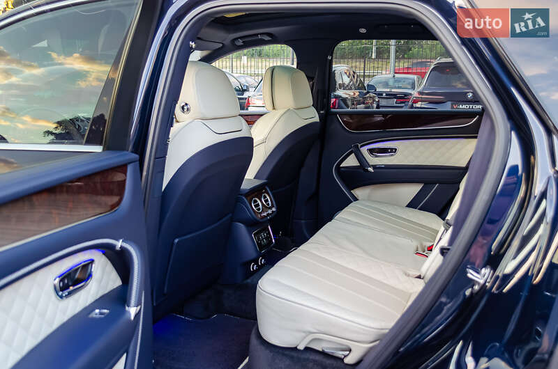 Внедорожник / Кроссовер Bentley Bentayga 2019 в Киеве
