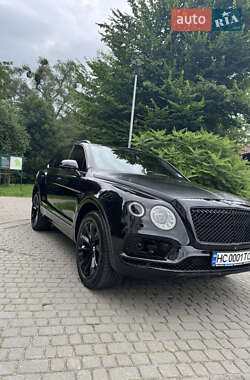 Внедорожник / Кроссовер Bentley Bentayga 2016 в 