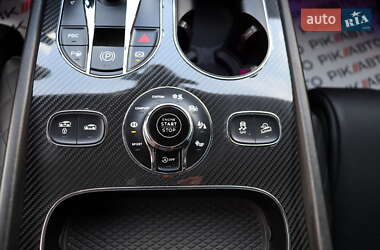 Внедорожник / Кроссовер Bentley Bentayga 2016 в 
