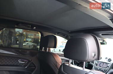Внедорожник / Кроссовер Bentley Bentayga 2016 в 