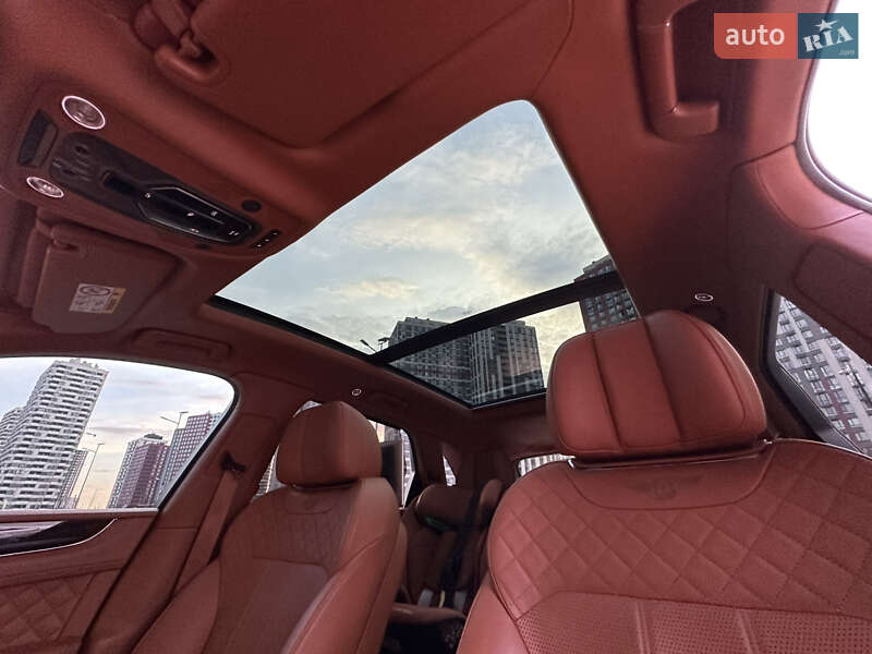 Позашляховик / Кросовер Bentley Bentayga 2016 в Києві