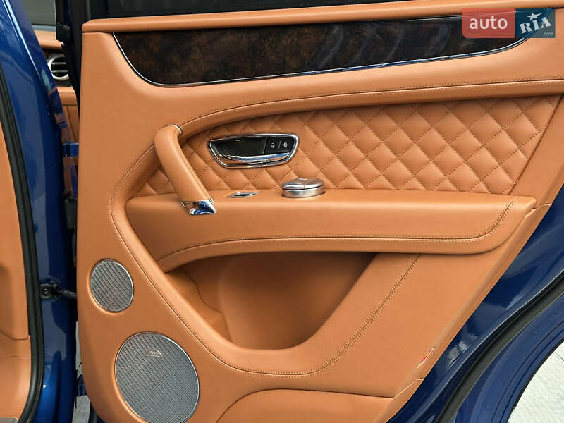 Позашляховик / Кросовер Bentley Bentayga 2016 в Києві