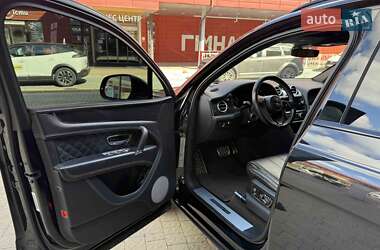Позашляховик / Кросовер Bentley Bentayga 2016 в 