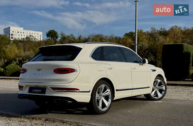 Внедорожник / Кроссовер Bentley Bentayga 2021 в 
