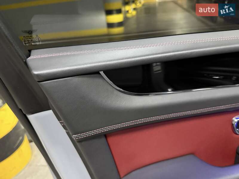 Позашляховик / Кросовер Bentley Bentayga 2022 в Києві фото 42 Позашляховик / Кросовер Bentley Bentayga 2022 в Києві