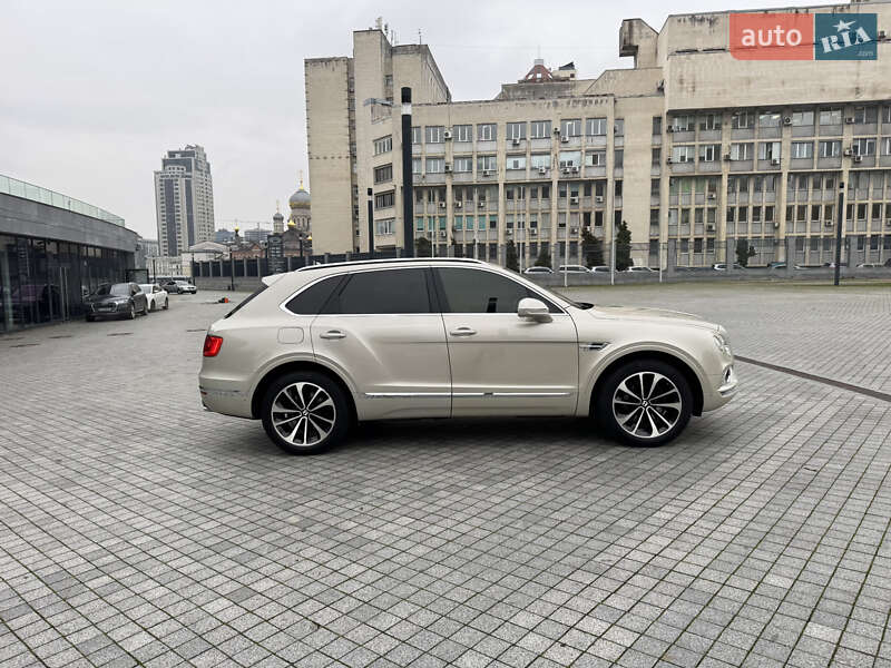 Внедорожник / Кроссовер Bentley Bentayga 2018 в Киеве фото 9 Внедорожник / Кроссовер Bentley Bentayga 2018 в Киеве