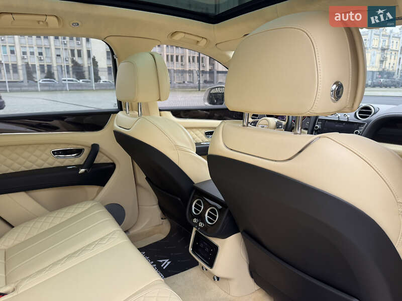 Внедорожник / Кроссовер Bentley Bentayga 2018 в Киеве фото 31 Внедорожник / Кроссовер Bentley Bentayga 2018 в Киеве