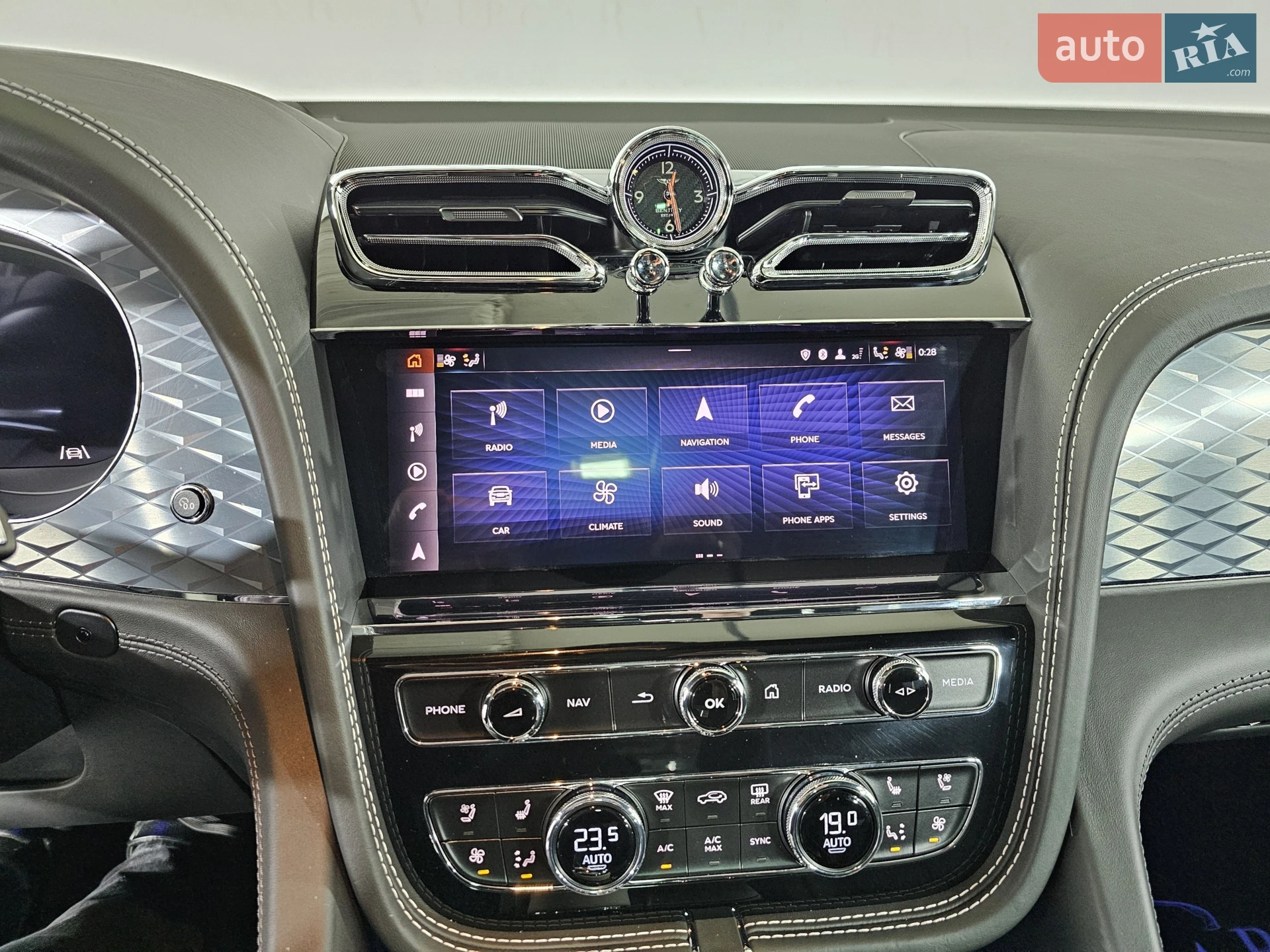 2021 Bentley Bentayga - мініатюра 29