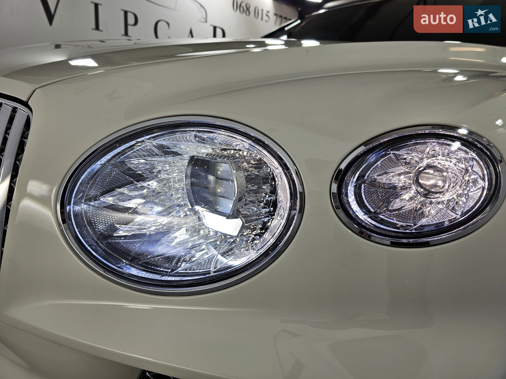 2021 Bentley Bentayga - мініатюра 44