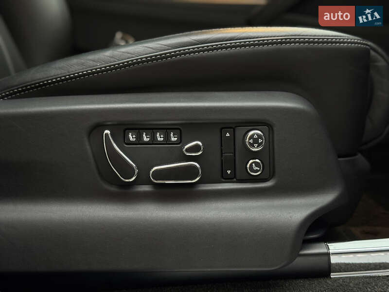 Внедорожник / Кроссовер Bentley Bentayga 2020 в Киеве