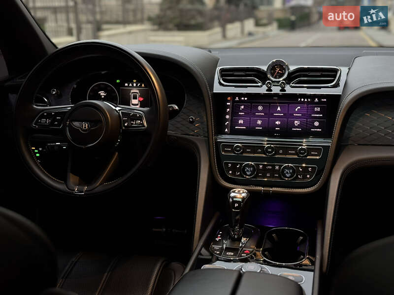 Внедорожник / Кроссовер Bentley Bentayga 2020 в Киеве