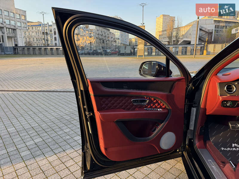 Внедорожник / Кроссовер Bentley Bentayga 2021 в Киеве