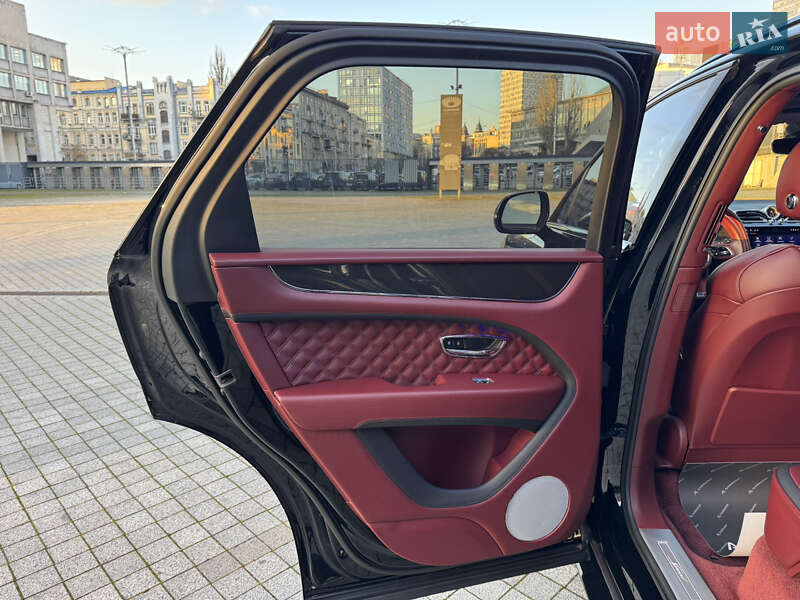 Внедорожник / Кроссовер Bentley Bentayga 2021 в Киеве