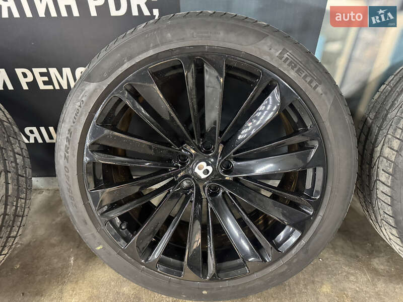 Внедорожник / Кроссовер Bentley Bentayga 2021 в Киеве