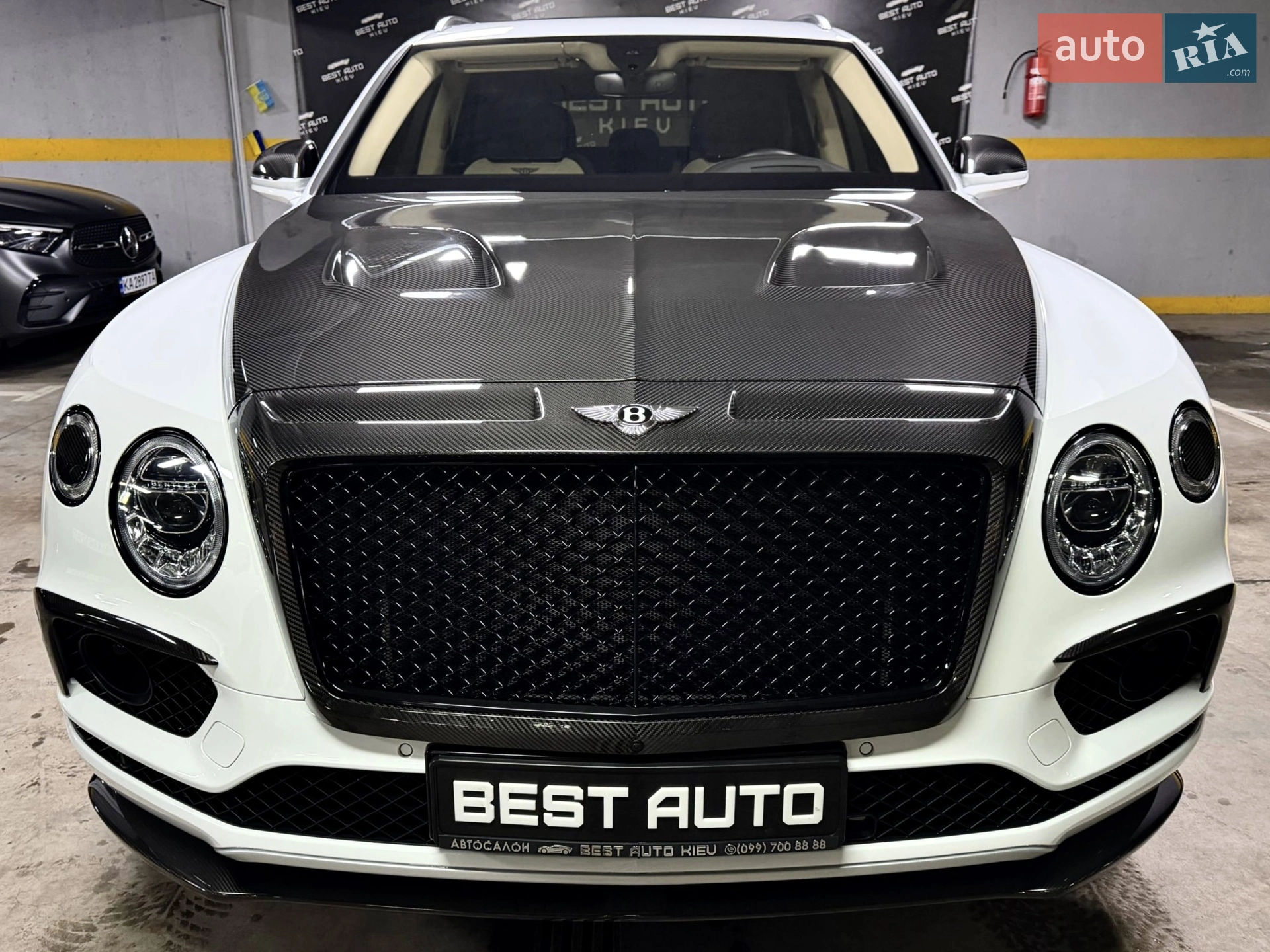 2018 Bentley Bentayga - мініатюра 2