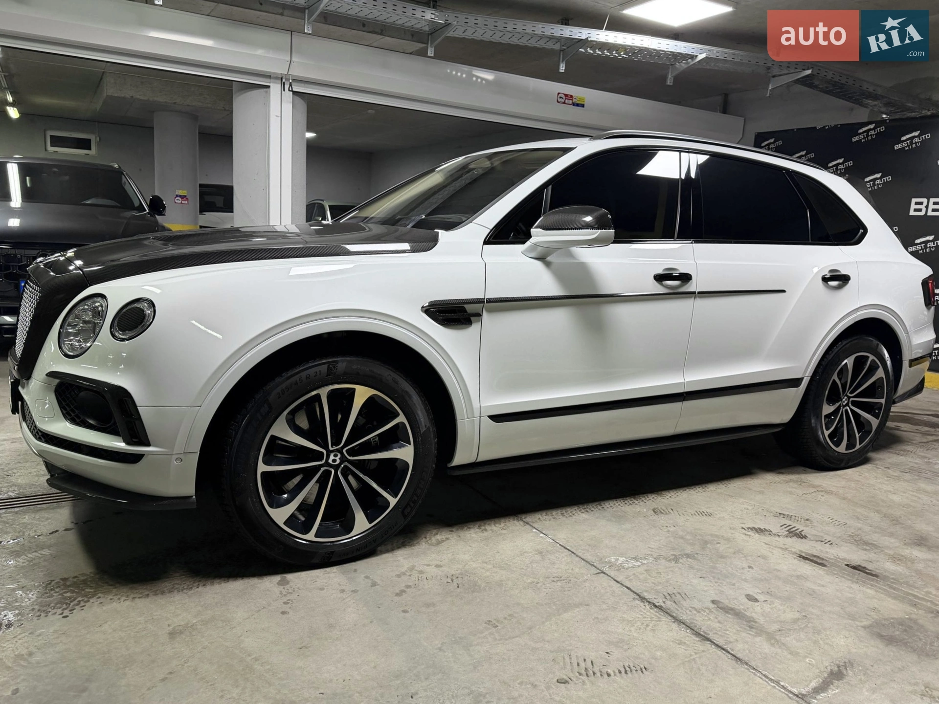 2018 Bentley Bentayga - мініатюра 19