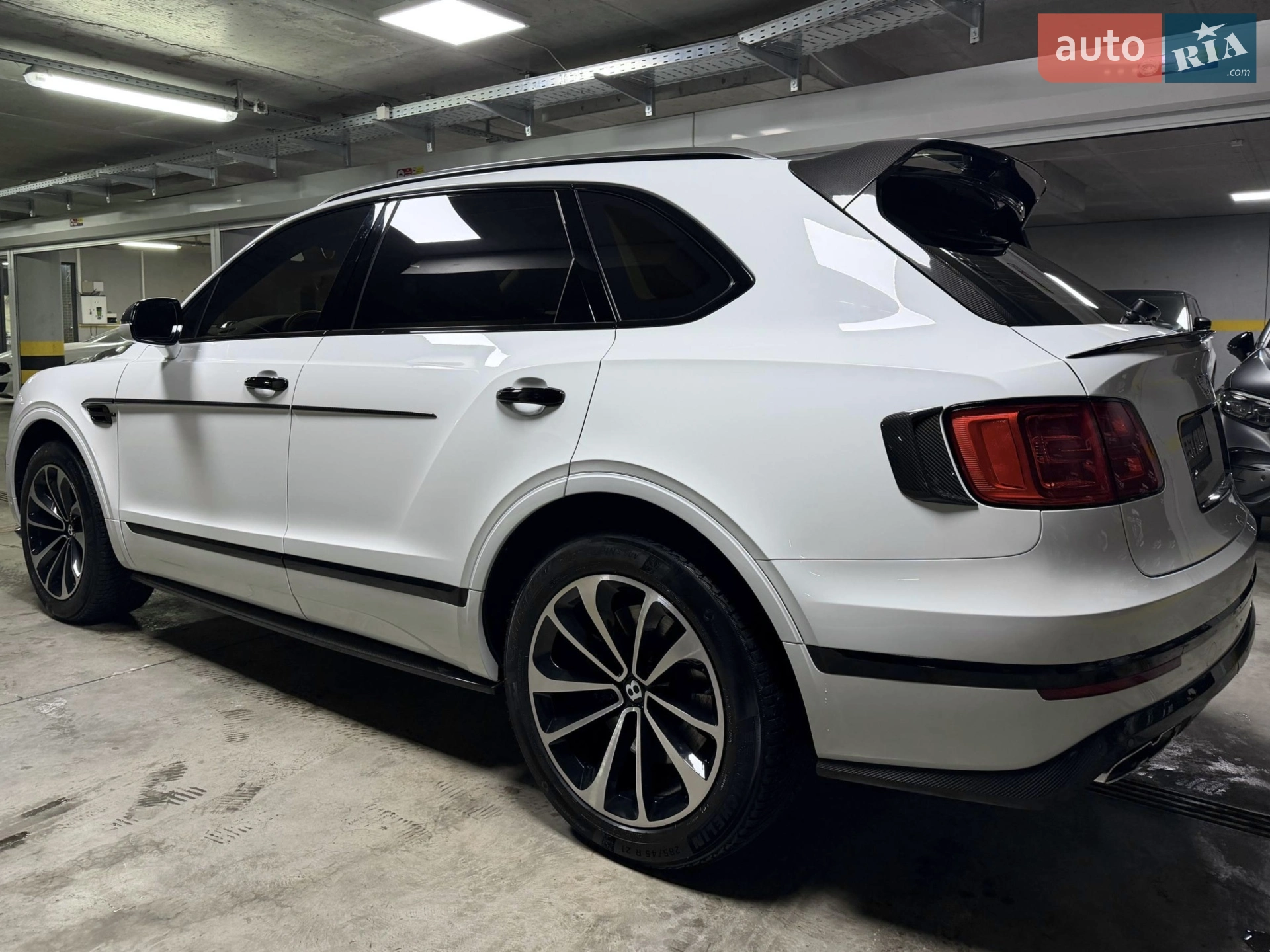 2018 Bentley Bentayga - мініатюра 16