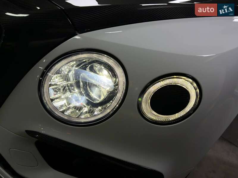 Внедорожник / Кроссовер Bentley Bentayga 2018 в Киеве