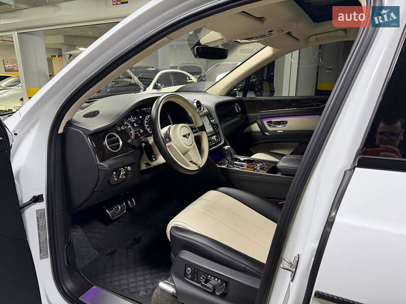 Внедорожник / Кроссовер Bentley Bentayga 2018 в Киеве