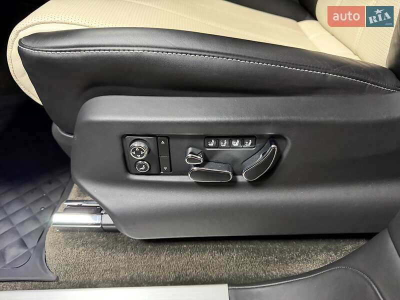 Внедорожник / Кроссовер Bentley Bentayga 2018 в Киеве