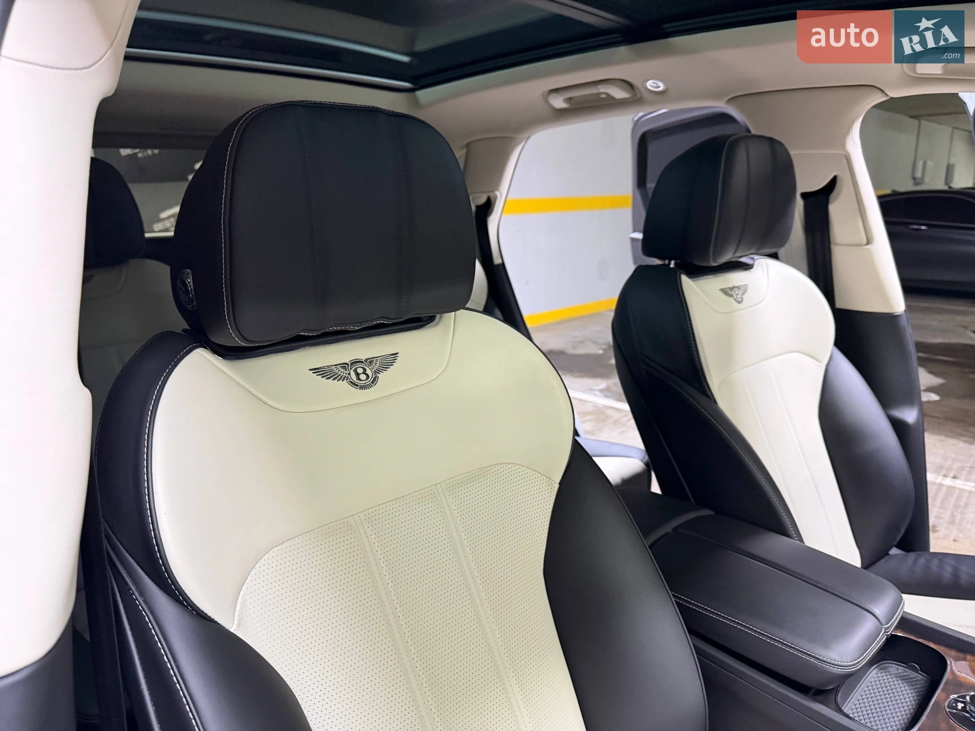 2018 Bentley Bentayga - мініатюра 126