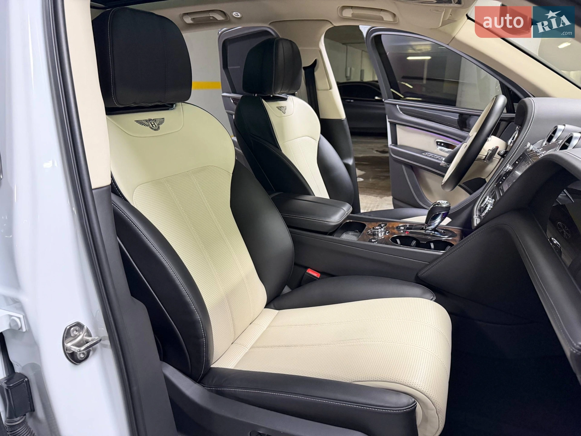 2018 Bentley Bentayga - мініатюра 123