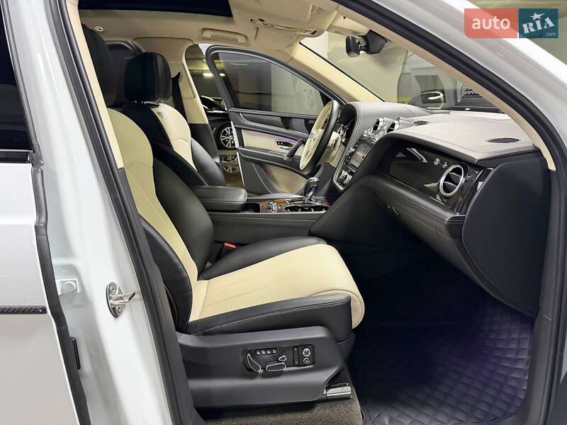 Внедорожник / Кроссовер Bentley Bentayga 2018 в Киеве