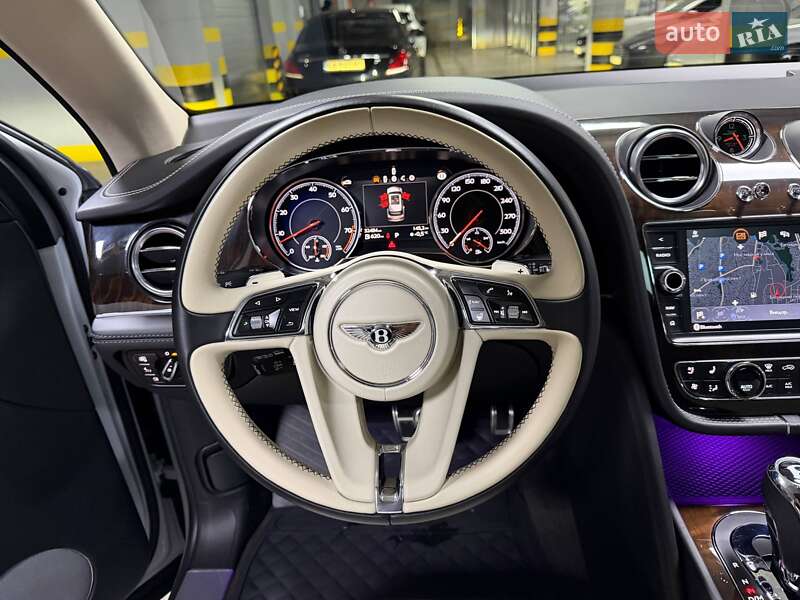 Внедорожник / Кроссовер Bentley Bentayga 2018 в Киеве