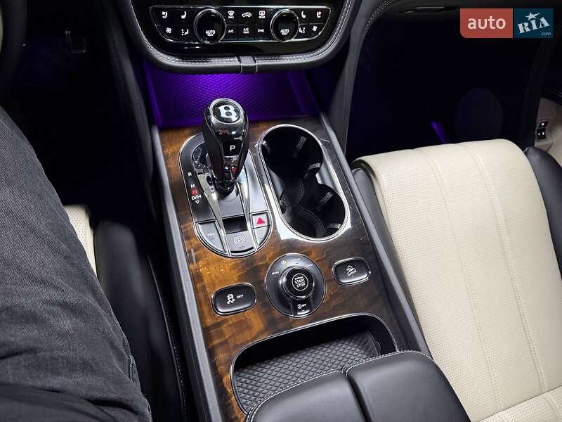 Внедорожник / Кроссовер Bentley Bentayga 2018 в Киеве