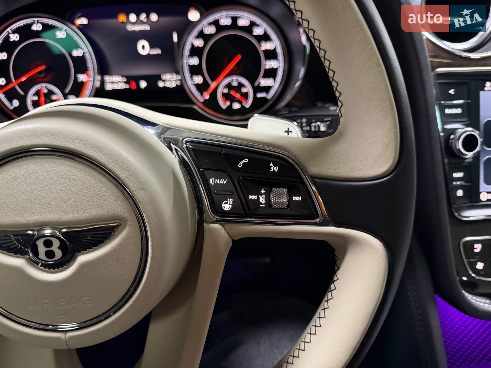 2018 Bentley Bentayga - мініатюра 101