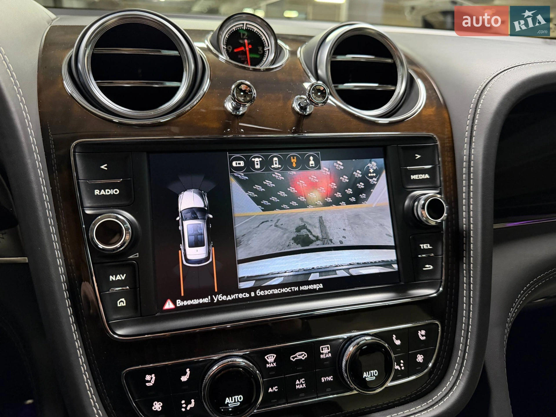 2018 Bentley Bentayga - мініатюра 113