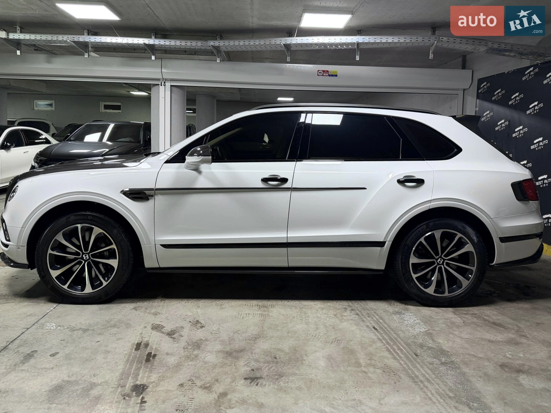 2018 Bentley Bentayga - мініатюра 18