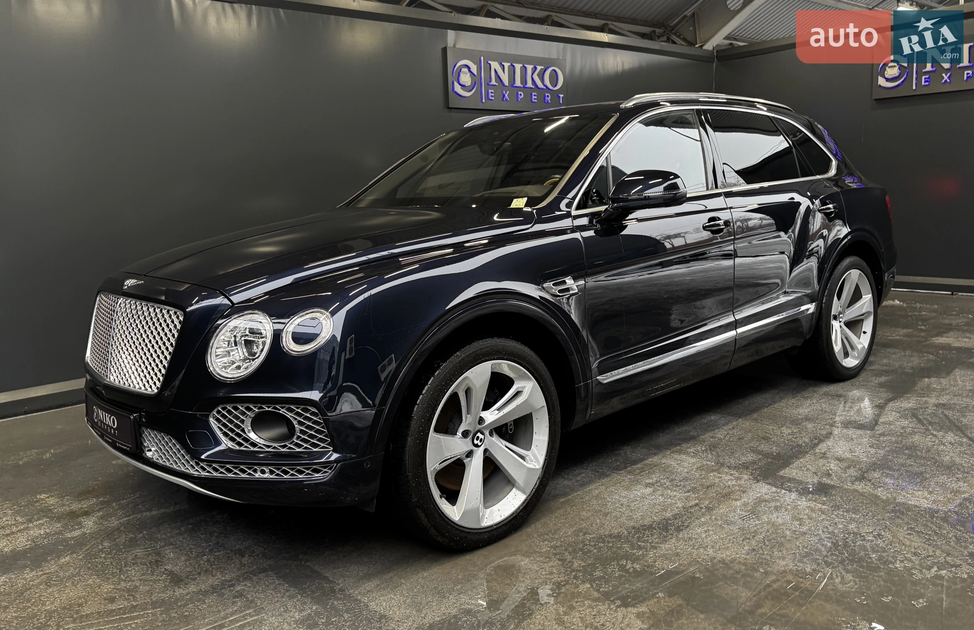 2017 Bentley Bentayga - мініатюра 2